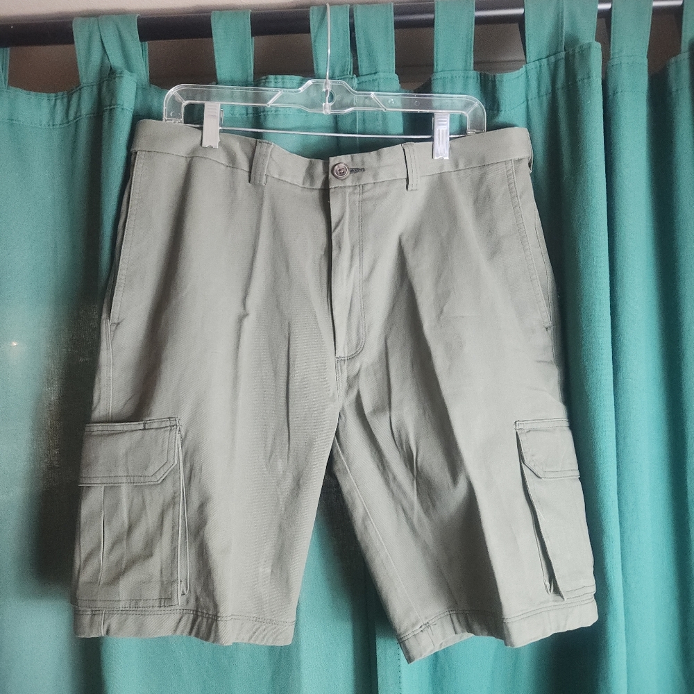 NWT HAGGAR Comfort Stretch Cargo Shorts w/ Expandable Waistband